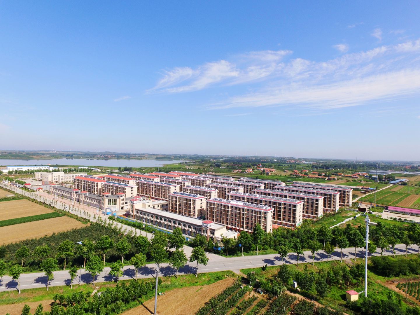 开云在线开户莱西平度公司河头店镇龙泉湖社区项目实景图01_compressed